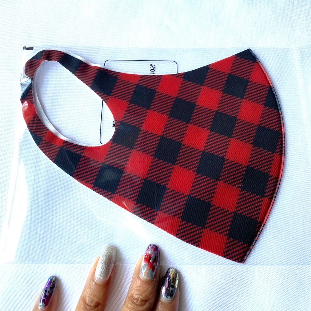 🆕 Buffalo Check Print Fashion Mask - Red - Picture 4 of 4